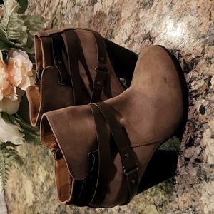 Torrid ankle boots size 8.